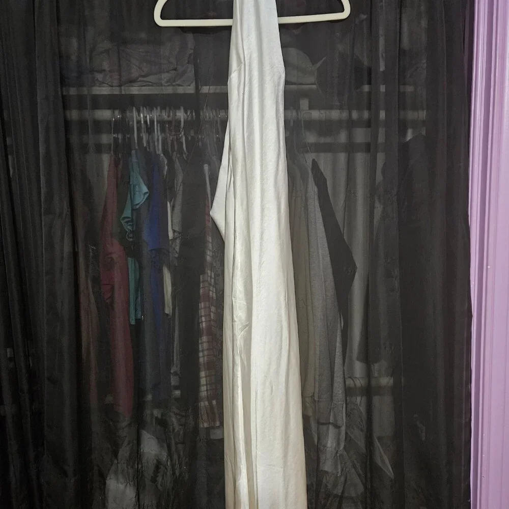 Meshki paulette satin maxi dress with bow - Picture 8 of 8